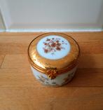 Pot à pilules en porcelaine de Limoges, Enlèvement