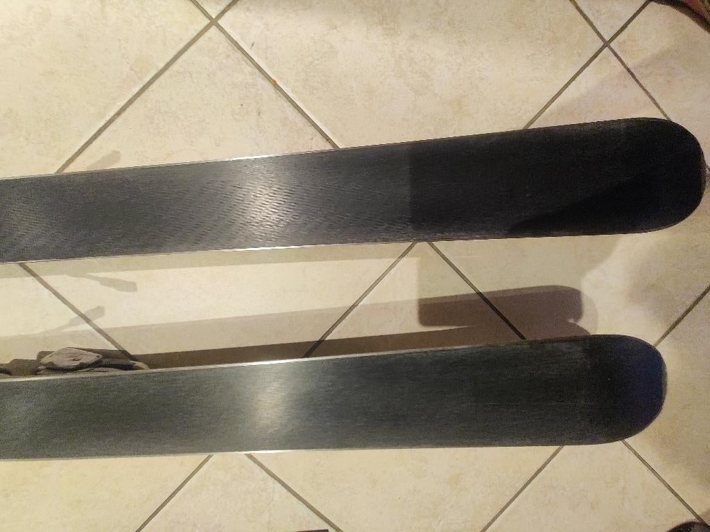 Skis Salomon 170 cms entretenus  cette année, Sports & Fitness, Ski & Ski de fond, Utilisé, Skis, Salomon, 160 à 180 cm, Enlèvement