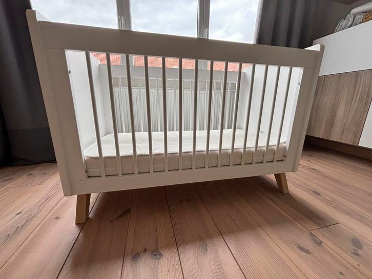 Bopita bed lynn + aerosleepmatras + topper, Kinderen en Baby's, Babywiegjes en Ledikanten, Gebruikt, Ledikant, Ophalen