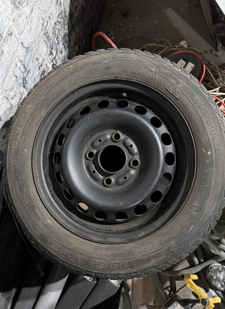 À Vendre : Lot de 4 Pneus Hiver (M+S) UniroyalJantes Tôle, Auto-onderdelen, Banden en Velgen, Ophalen