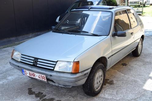 Peugeot 205XR 1400Bezine 1987, Auto's, Peugeot, Particulier, Trekhaak, Benzine, Stadsauto, 5 deurs, Handgeschakeld, Zilver of Grijs