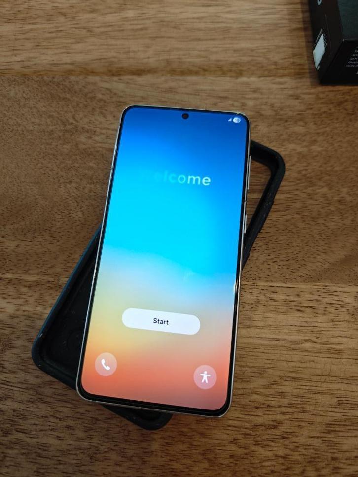 Samsung Galaxy S21 128GB wit met veel hoesjes en extra glass, Telecommunicatie, Mobiele telefoons | Samsung, Zo goed als nieuw
