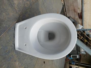 Hang wc in zeer goede en propere staat  beschikbaar voor biedingen