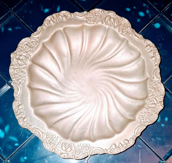 Plat décoratif en étain, Antiquités & Art, Antiquités | Céramique & Poterie, Enlèvement ou Envoi