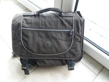  	 malette kipling brune avec son plumier  beschikbaar voor biedingen