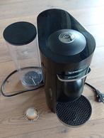 Koffiemachine NESPRESSO Vertuo, Koffiemachine, Ophalen of Verzenden, Zo goed als nieuw, Koffiepads en cups
