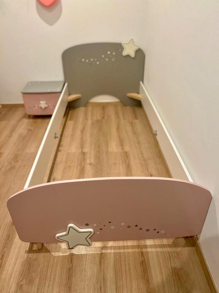 Lit et table de chevet enfant, Enfants & Bébés, Chambre d'enfant | Lits, Utilisé, 180 cm ou plus, 85 à 100 cm, Enlèvement