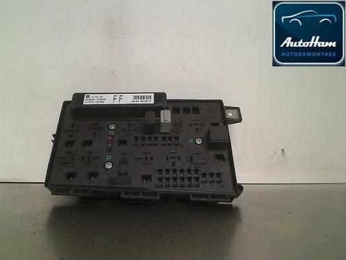 ZEKERINGKAST Opel Astra H SW (L35) (01-2004/05-2014), Auto-onderdelen, Elektronica en Kabels, Opel, Gebruikt