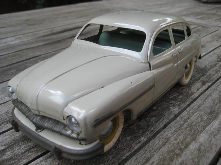 JRD FORD MECHANISCHE SPEEDBOOT MET ELEKTRISCHE KOPLAMPEN, Hobby en Vrije tijd, Modelauto's | 1:24, Gebruikt, Auto, Overige merken
