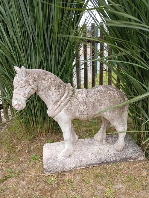 Mooi Groot oud Betonnen Paard .. Hoogte 57 CM .. AFGEPRIJSD, Tuin en Terras, Tuinbeelden, Gebruikt, Dierenbeeld, Beton, Ophalen