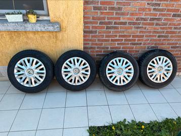 Banden 195-65 r15 golf/audi beschikbaar voor biedingen