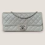 Chanel East West clutch on chain zilver, Handtassen en Accessoires, Tassen | Damestassen, Ophalen of Verzenden, Gebruikt, Overige kleuren