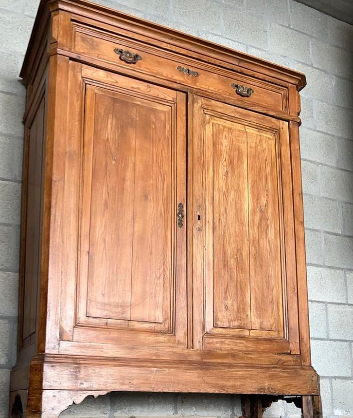 Authentieke massieve kast – karaktervol brocante meubelstuk, Antiek en Kunst, Antiek | Meubels | Kasten, Ophalen