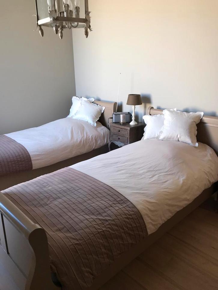 Eenpersoonsbed., Huis en Inrichting, Slaapkamer | Bedden, Zo goed als nieuw, Eenpersoons, 90 cm, 200 cm, Hout, Ophalen of Verzenden