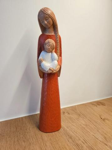 Moeder /Maria beeldje met kind