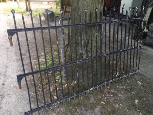 Oud gietijzeren hek – authentiek erfhek / tuinhek 1910-1950, Tuin en Terras, Tuinhekken en Hekwerk, Gebruikt, Tuinhek, IJzer, Ophalen
