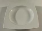 2 diepe borden (soep, pasta), Huis en Inrichting, Keuken | Servies, Ophalen