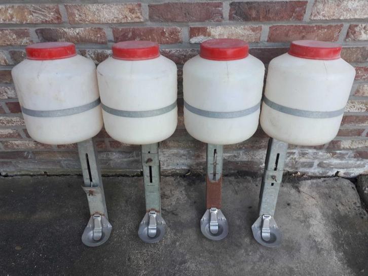 Drinkvoorziening voor jonge dieren, Dieren en Toebehoren, Hondenvoerbakken en Drinkbakken, Ophalen