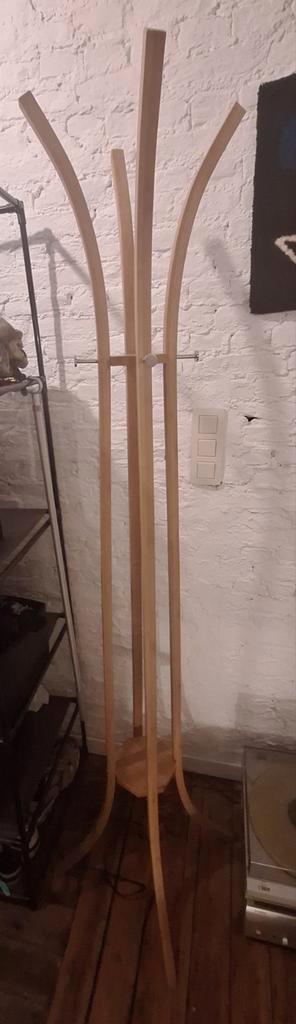 Houten kapstok  185cm beschikbaar voor biedingen