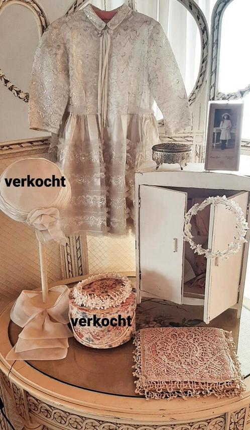 Brocante, poppenkastje, kroontje,lingeriehoesje enz.l, Antiek en Kunst, Curiosa en Brocante, Ophalen of Verzenden