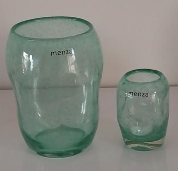 2 mooie decoratieve vazen met deuken - kleur zacht aqua  beschikbaar voor biedingen