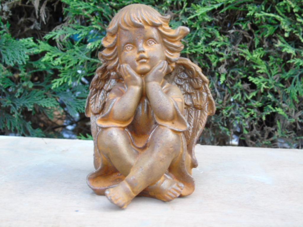 statue un angelot tête appuyer sur mains , fonte pat rouillé, Jardin & Terrasse, Statues de jardin, Neuf, Ange, Métal, Enlèvement ou Envoi