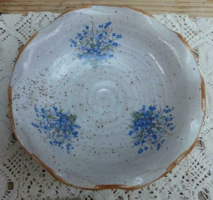 Grieks handgemaakt keramiek schaaltje met vergeet me nietjes, Antiek en Kunst, Curiosa en Brocante, Ophalen of Verzenden
