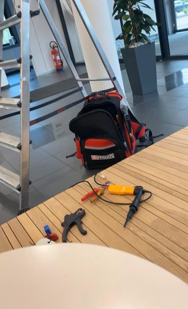 ELEKTRICIEN: INSTALLATIE EN REPARATIE 24 UUR PER DAG, Diensten en Vakmensen, Elektriciens, 24-uursservice, Garantie