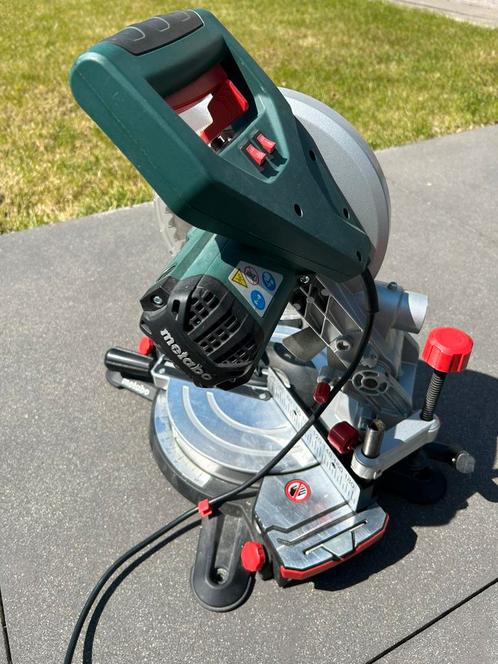 Zaagmachine - Metabo KS 216 M (Afkortzaag - Verstekzaag), Doe-het-zelf en Bouw, Gereedschap | Zaagmachines, Zo goed als nieuw