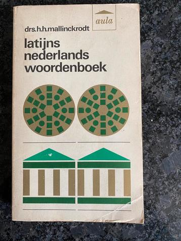 Latijns-Nederlands prisma woordenboekje beschikbaar voor biedingen