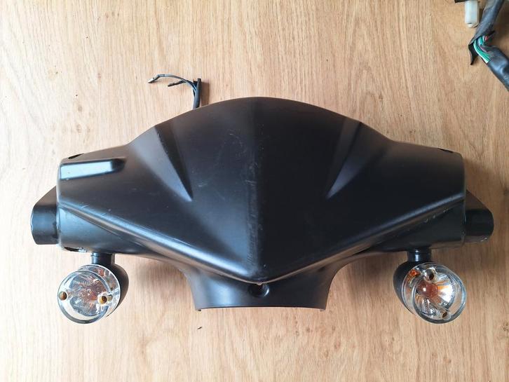 Sym orbit 2 50cc scooter kapje met knipperlichten, Fietsen en Brommers, Brommeronderdelen | Algemeen, Zo goed als nieuw, Carburateur