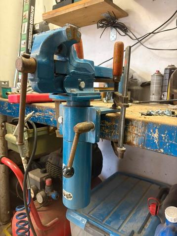 Bankschroef met handige Heuerlift. beschikbaar voor biedingen