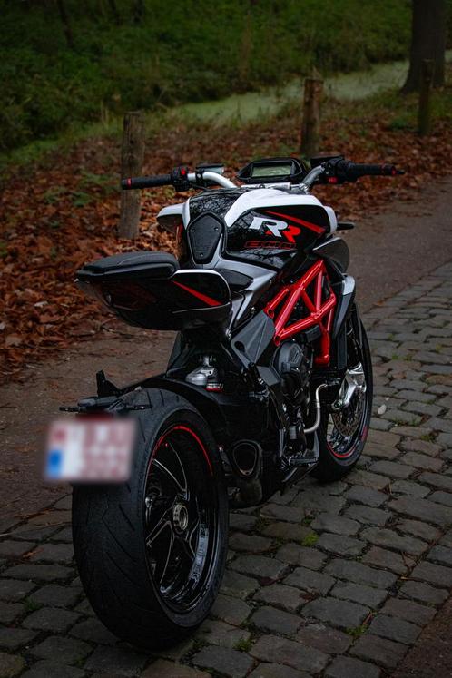 Mv agusta brutale 800rr, Motoren, Motoren | MV Agusta, Particulier, Naked bike, meer dan 35 kW, 3 cilinders, Ophalen