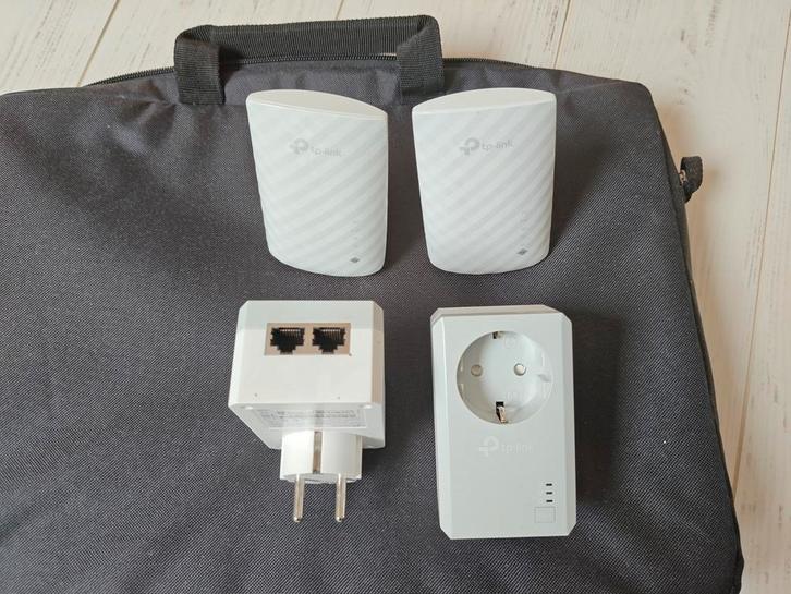 Set van 5 stuks TP Link wifi versterkers als nieuw, Computers en Software, WiFi-versterkers, Zo goed als nieuw, Ophalen of Verzenden