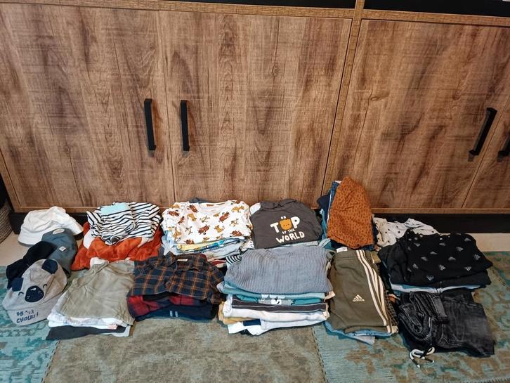Gros lot de vêtements garçon – Taille 18 mois, Enfants & Bébés, Vêtements de bébé | Taille 86, Garçon, Enlèvement