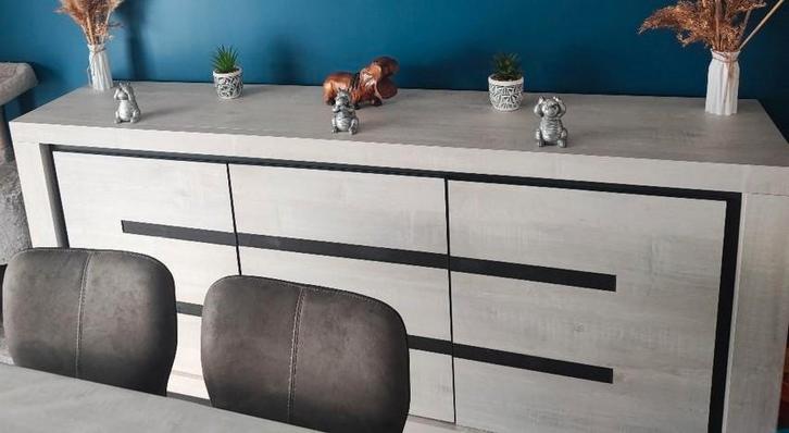 Table moderne + Buffet spacieux, Maison & Meubles, Salles à manger complètes, Comme neuf, Enlèvement