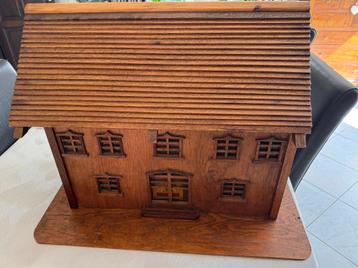 Handgemaakt oud, groot poppenhuis - buitenkans beschikbaar voor biedingen