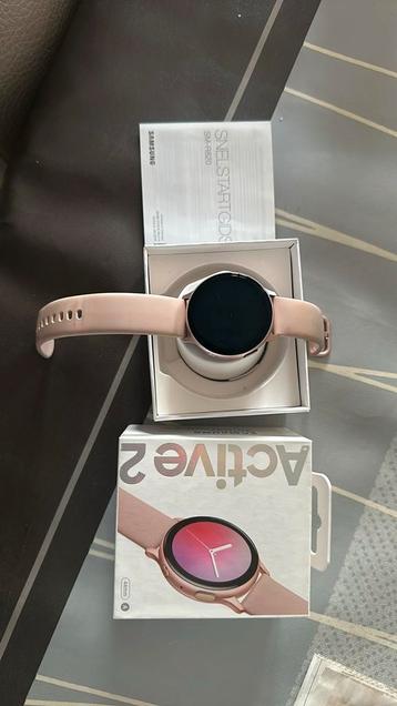 Montre Samsung Galaxy Active2 or rose disponible aux enchères