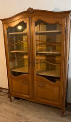 Houten vitrine kast op pootjes, Huis en Inrichting, Kasten | Vitrinekasten, Ophalen, Gebruikt, 100 tot 150 cm, 150 tot 200 cm