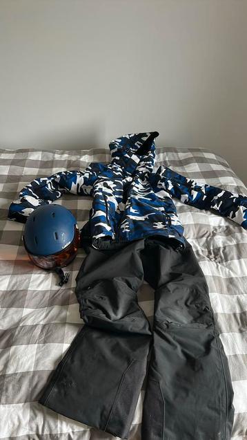 Peak performance outfit en skihelm met vizier beschikbaar voor biedingen
