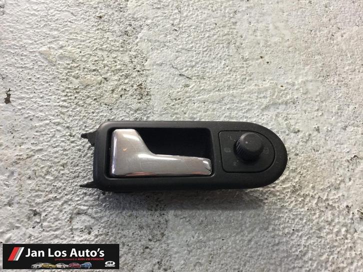 Deurgreep met spiegelverstelknop VW Passat 3B1837113, Auto-onderdelen, Carrosserie, Deur, Volkswagen, Links, Gebruikt, Ophalen of Verzenden
