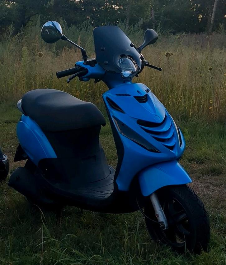 Piaggio Zip A-Klasse 2015, Fietsen en Brommers, Scooters | Piaggio, Zo goed als nieuw, Zip, Klasse A (25 km/u), Benzine, Ophalen