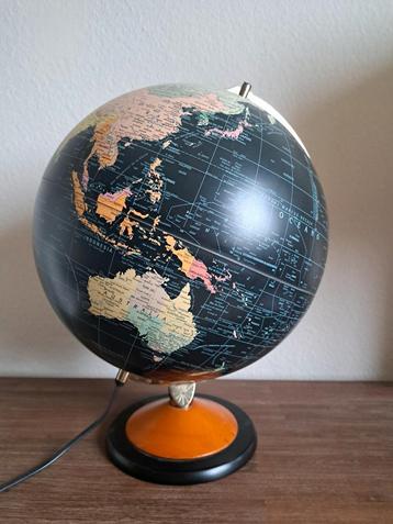 Mappemonde / globe terrestre lumineux, Enlèvement
