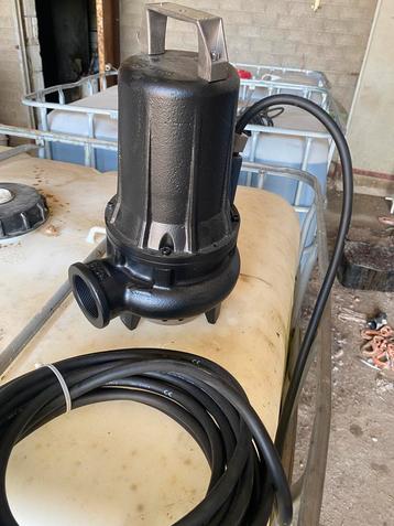 Dompelpomp of vuilwaterpomp beschikbaar voor biedingen