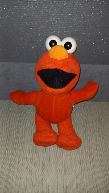 Elmo knuffel beschikbaar voor biedingen