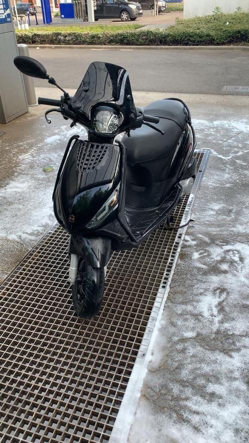 Te koop: Piaggio Zip iGet E5 – Full Option | 2023 | 9.8km, Fietsen en Brommers, Scooters | Piaggio, Zo goed als nieuw, Zip, Klasse A (25 km/u)