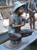 bronzen beeld van een visser met zijn vis..., Tuin en Terras, Waterpartijen en Fonteinen, Nieuw, Overige materialen, Ophalen of Verzenden