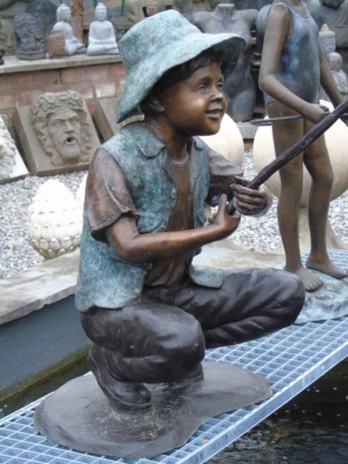 bronzen beeld van een visser met zijn vis..., Tuin en Terras, Waterpartijen en Fonteinen, Nieuw, Waterornament, Overige materialen