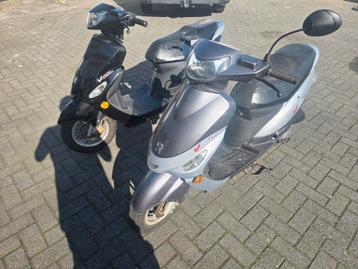 2x peugeot vclic voor opmaak beschikbaar voor biedingen