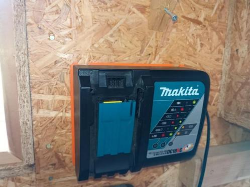 Makita muurbevestiging voor batterijlader, Bricolage & Construction, Outillage | Pièces de machine & Accessoires, Neuf, Enlèvement ou Envoi